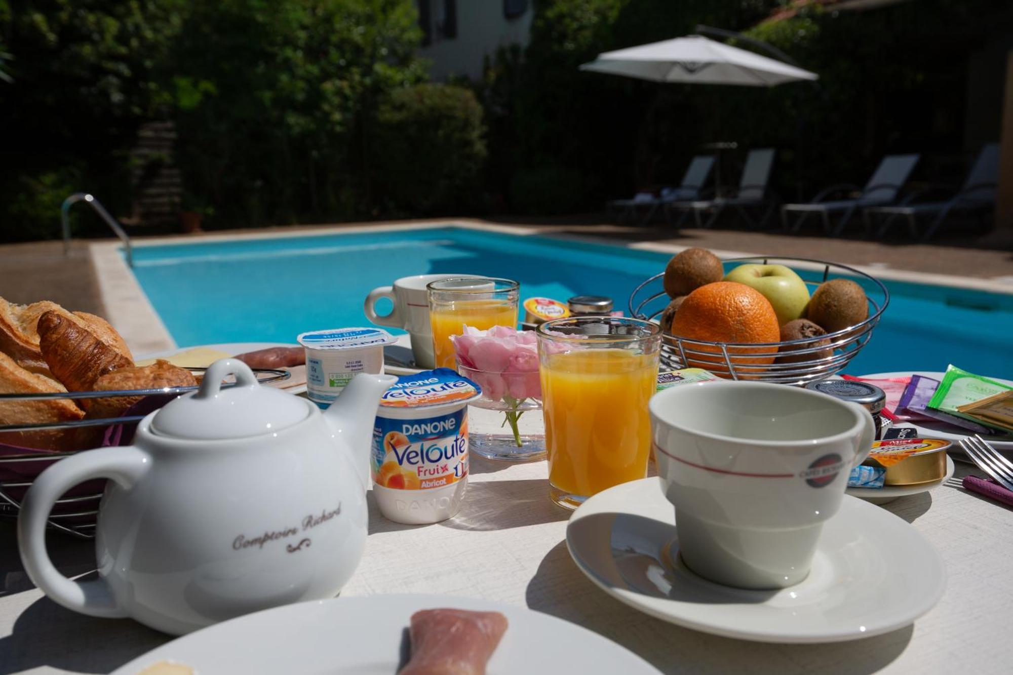 The Originals City, Hotel De Bordeaux, Bergerac Esterno foto